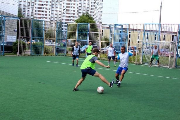 Футболисты из Крюково сразились на турнире в честь Дня физкультурника
