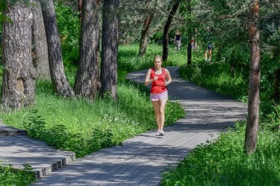 Депутат МГД Игорь Бускин отметил развитие инфраструктуры для бега в столичных парках