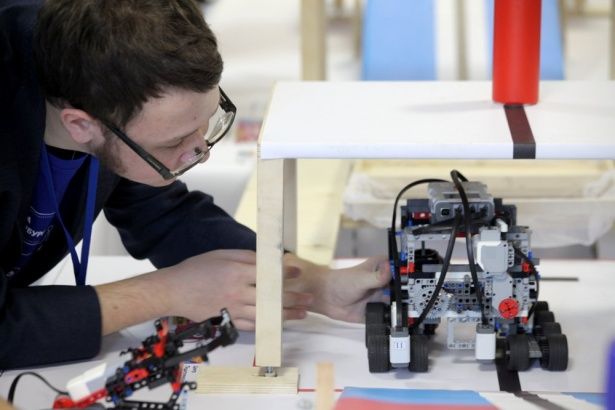 Юных зеленоградцев приглашают к участию в соревнованиях по робототехнике