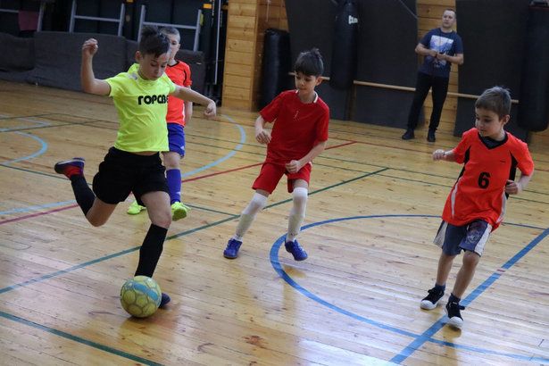 Детская команда «Горсвет» является лидером первенства района по мини-футболу