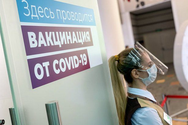 Примерно миллион москвичей привили от коронавируса