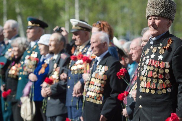 Сергей Собянин поздравил ветеранов с Днем Героев Отечества