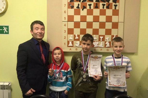 Шахматисты из Крюково сразились на турнире в честь Дня народного единства