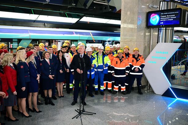 Путин и Собянин открыли движение поездов на всем протяжении БКЛ метро