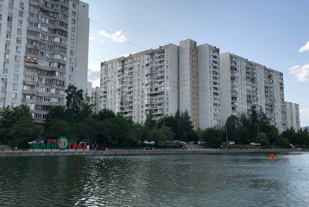Бульвар у Михайловского пруда - одно из любимых мест отдыха горожан