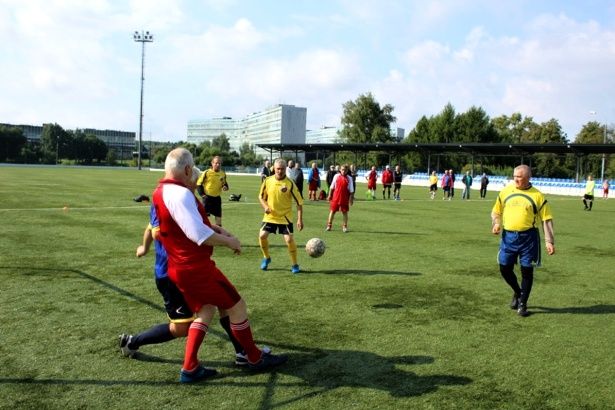 Ветеранские футбольные команды Крюково провели очередные матчи «Старой Гвардии»