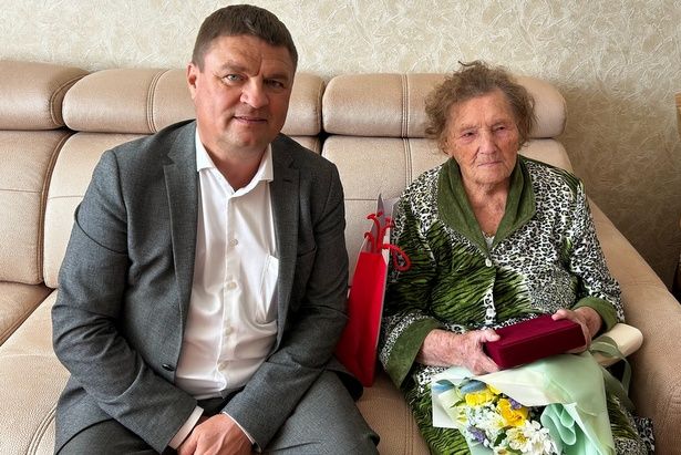В преддверии 80-й годовщины Победы в Великой Отечественной войне состоялось торжественное награждение участников войны