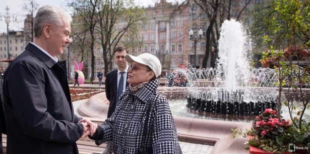 В Москве одновременно запустили почти 600 фонтанов