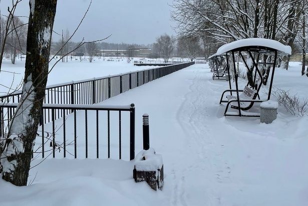 Более 300 кубометров снега вывезли из Крюково за первые дни декабря