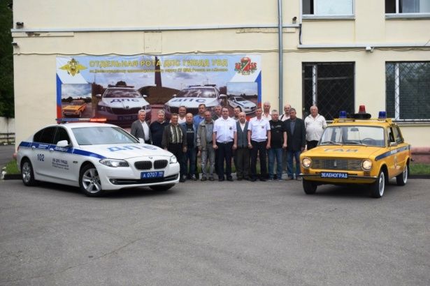 Сотрудников зеленоградской дорожной полиции поздравили с профессиональным праздником
