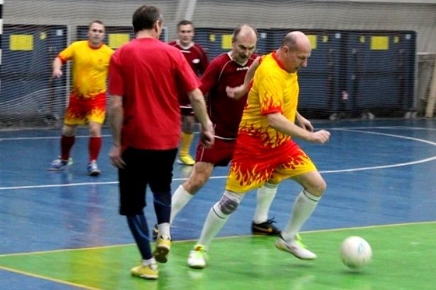 Ветераны мини-футбола сыграли очередной тур первенства Зеленограда