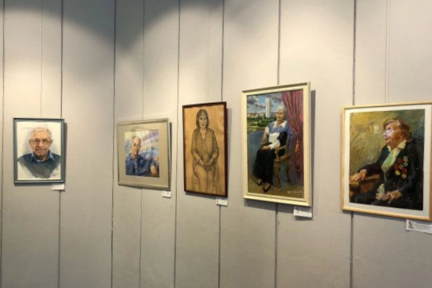 Выставка портретов проходит в Зеленограде
