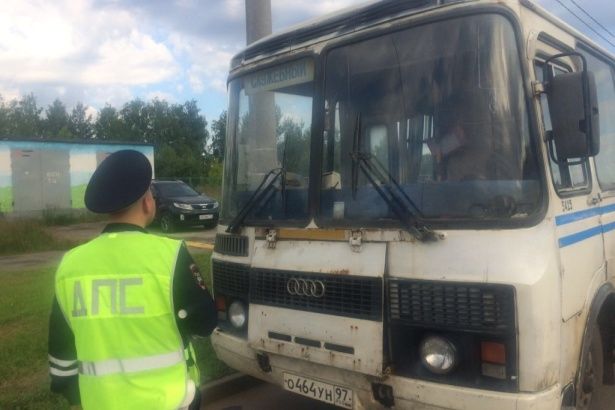 Автоинспекторы выявили в Крюково  нелегальный автобус