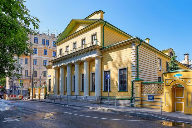 Собянин: С 2011 года в столице отреставрировали более 2000 исторических зданий