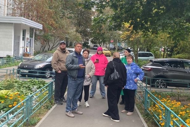 Глава управы Крюково провел плановый обход 15 микрорайона