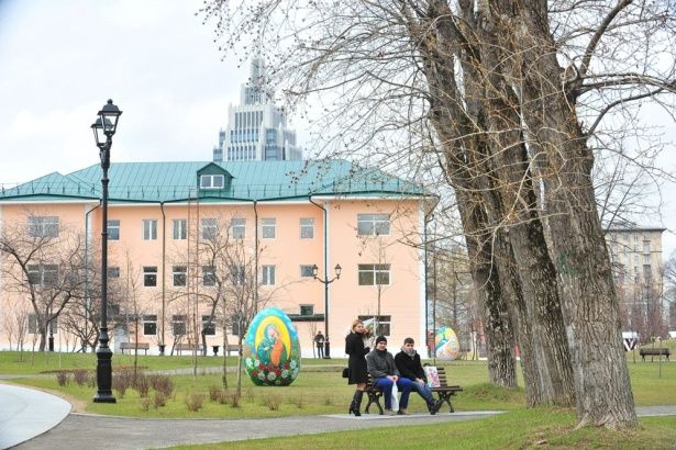 Новая парковая зона отдыха появилась у здания Мосгордумы