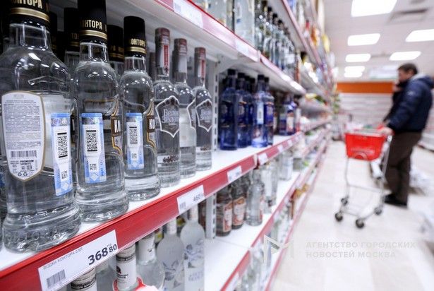 Молодой человек украл из магазина алкоголь на более чем 21 000 рублей