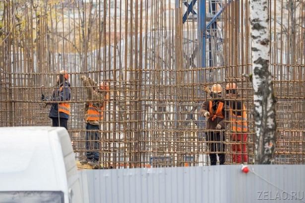 В районе Крюково строители возводят новое жилье по программе реновации