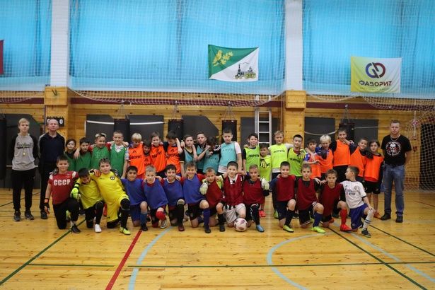 На территории Зеленоградского административного округа в 14 микрорайоне прошел мини-футбол среди детей
