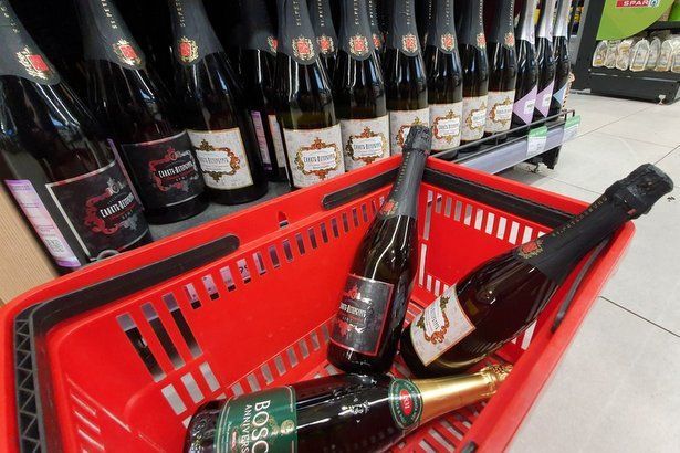 Полиция выявила несколько случаев продажи алкоголя несовершеннолетним