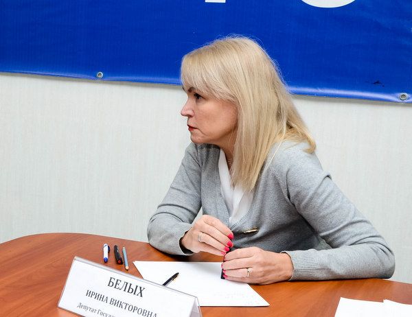 Ирина Белых: Муниципальные депутаты должны быть готовы ответить на вопросы жителей по капремонту
