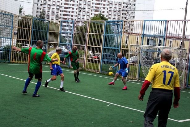 Футболисты «Менделеево» отлично выступили на матче в рамках первенства района