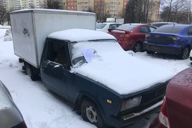 В Крюково разыскивается владелец брошенного автомобиля у д. 6 по ул. Советской