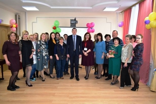 Полиция Зеленограда поздравила педагогов Центра поддержки семьи с 8 Марта