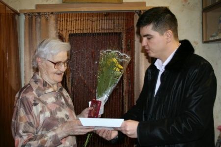 1 апреля в районе Крюково вручили юбилейные медали ветеранам Великой Отечественной войны