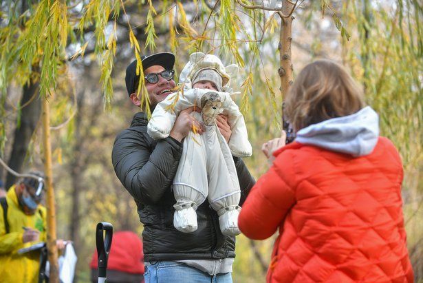 Москвичи посадят осенью более восьми тысяч деревьев в честь рождения детей