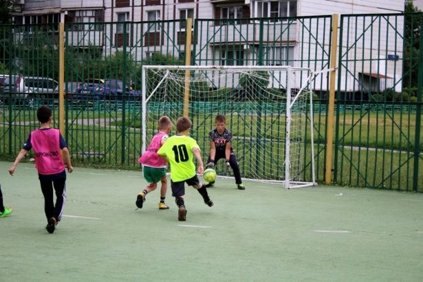 Дворовые команды Крюково открыли первенство по футболу в младшей группе