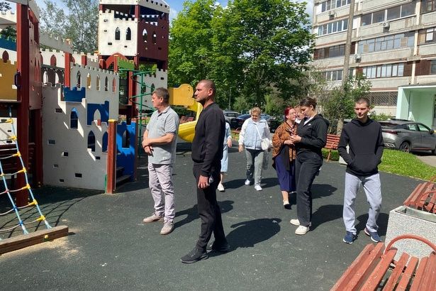 Глава управы Крюково провел обход 18 микрорайона