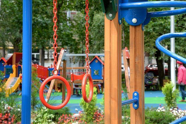В 18 мкр. обновят детские площадки
