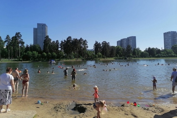 В Зеленограде открыли для купания Школьное озеро и Большой городской пруд