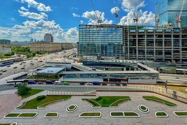 Собянин открыл пешеходную галерею между станциями метро и МЦД-4 Кутузовская