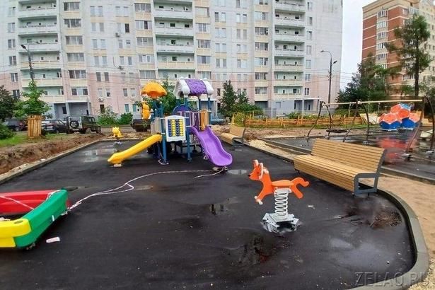 В Зеленограде ремонтируют дворы: 27 территорий уже благоустроены