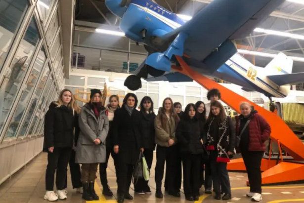 Волонтёры крюковской школы посетили Московский авиационный институт
