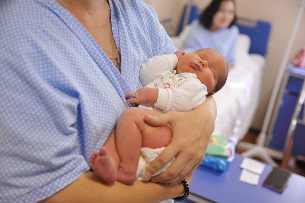 Зеленоградский роддом провел прямой эфир в Инстаграм об уходе за новорожденным