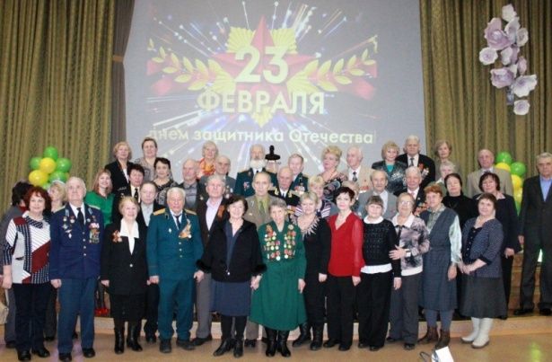 Депутаты и школьники Крюково поздравили ветеранов