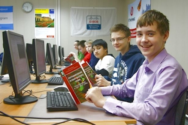 На бесплатных курсах профориентации школьников обучат IT-технологиям