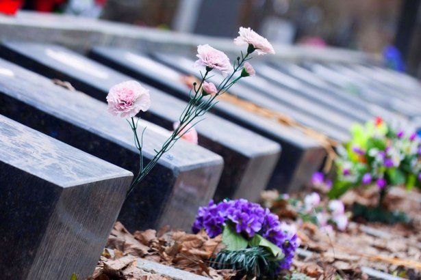Крюковчан приглашают принять участие в опросе о посещении кладбищ и храмов