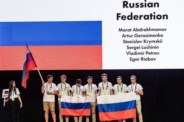 Двое московских школьников в составе сборной России выиграли математическую олимпиаду