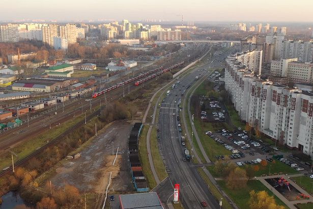 Владельцам бытовок и генератора на Новокрюковской следует освободить территорию