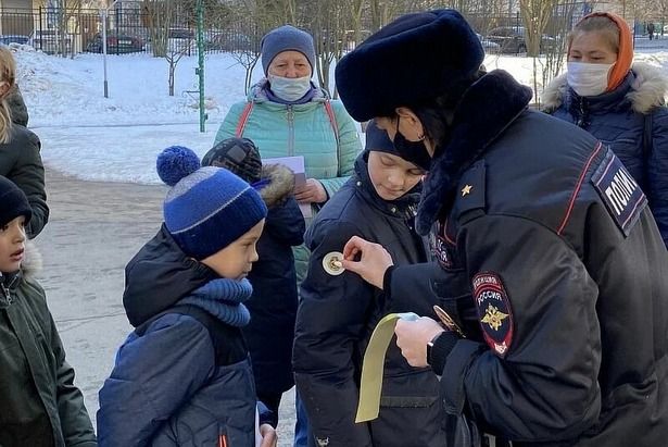 Родительский патруль и ГИБДД организовали патрулирование у школы №1151