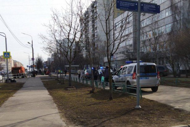 На пешеходном переходе через Новокрюковскую улицу автомобиль сбил ребёнка