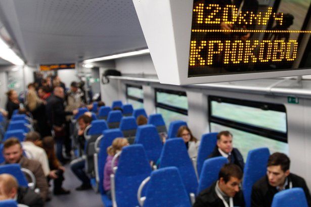 Железнодорожники и правоохранители провели встречу с пассажирами на станции Крюково