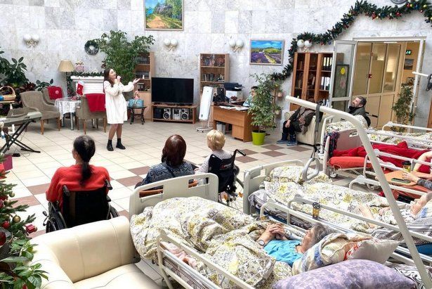 Прихожане Георгиевского храма выразили слова поздравления в честь Рождества для пациентов хосписа