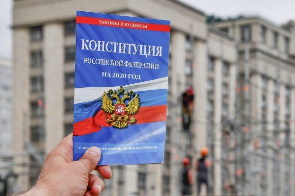Режиссер Константин Богомолов проголосовал по вопросу внесения поправок в Конституцию