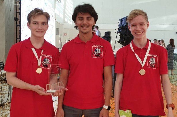  Москвичи победили на Всероссийской школьной робототехнической олимпиаде