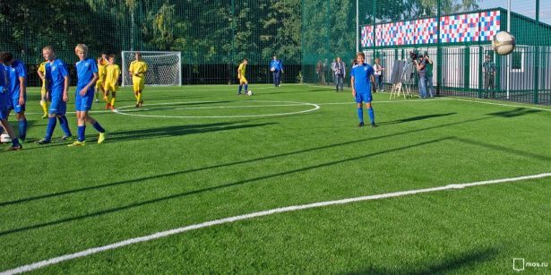 Собянин: В каждом округе Москвы появится современное всесезонное футбольное поле